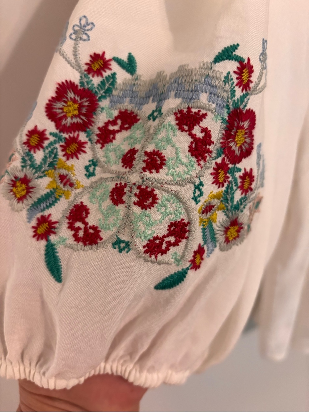 C & C Collection White Boho Embroidered Peasant Blouse - Picture 6 of 9